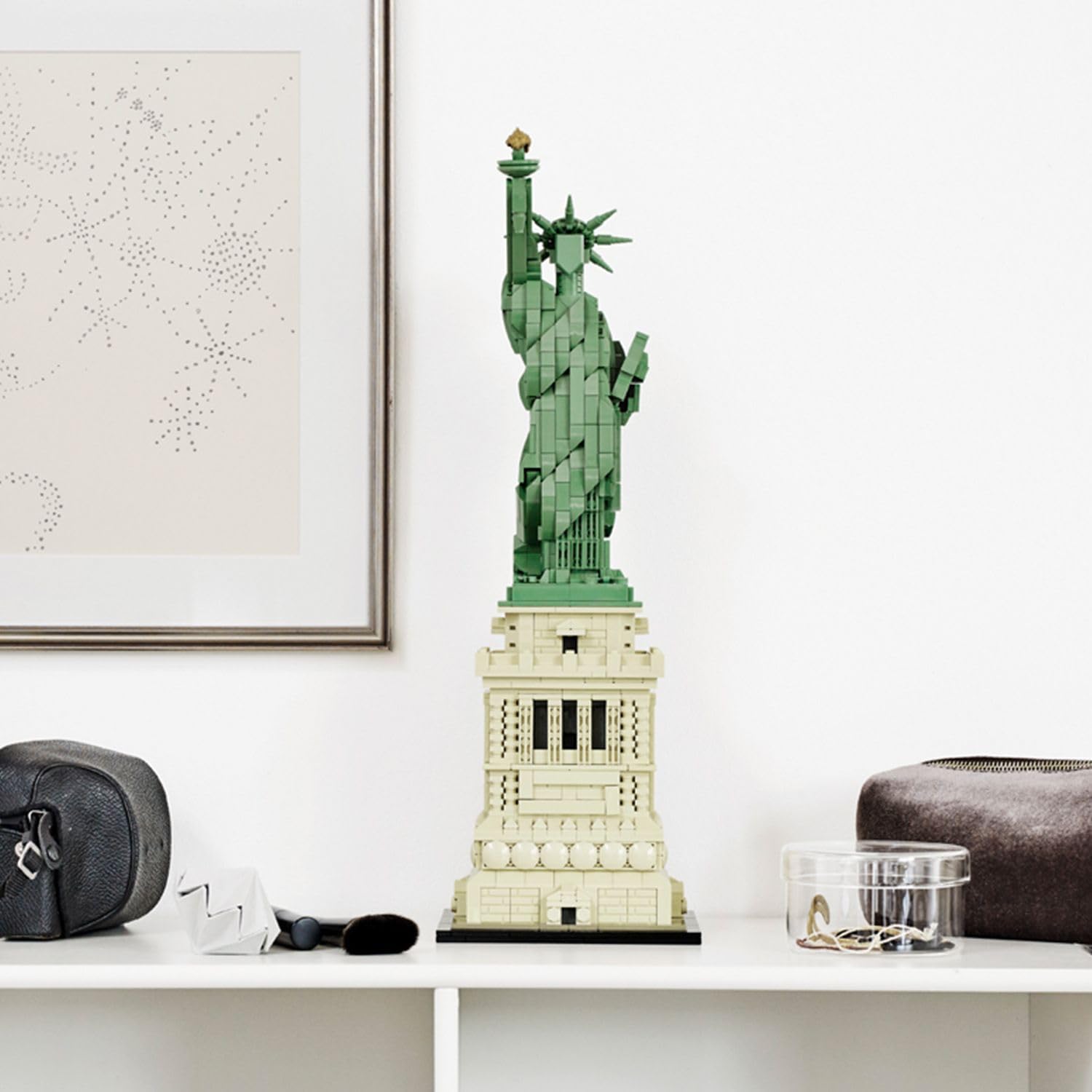 Architecture Statue of Liberty 21042 Model Building Set - Collectible New York City Souvenir, Creative Home Décor or Office Centerpiece, Great Gift Idea for Adults and Teens