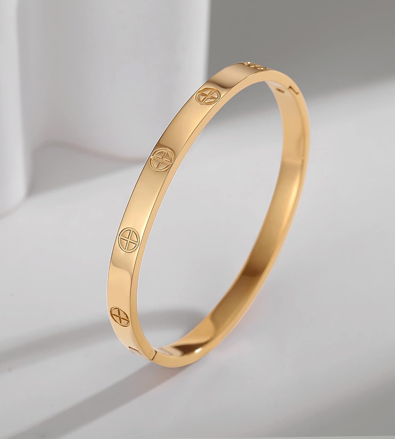 18K Gold-Plated Bracelets for Women Friendship Love Bangle Bracelets Stainless Steel Bracelet Jewelry Birthday Gifts for Women Stocking Stuffers