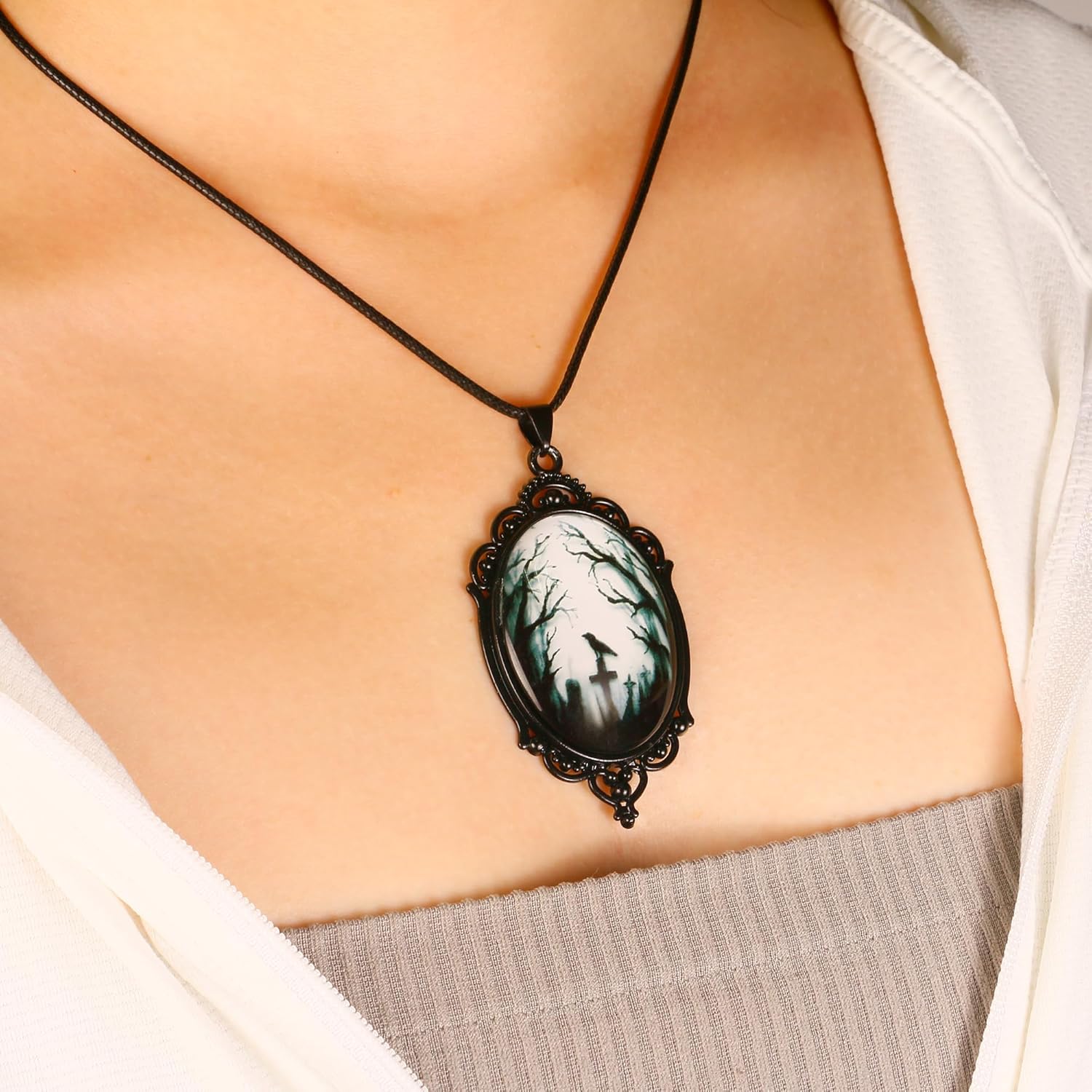 Gothic Necklace, Witch Raven Locket Necklace as Goth Accessories for Halloween Costume Jewelry for Women, Bat Pendant Rose Vampire Jewelry as Halloween Outfit Party Gifts